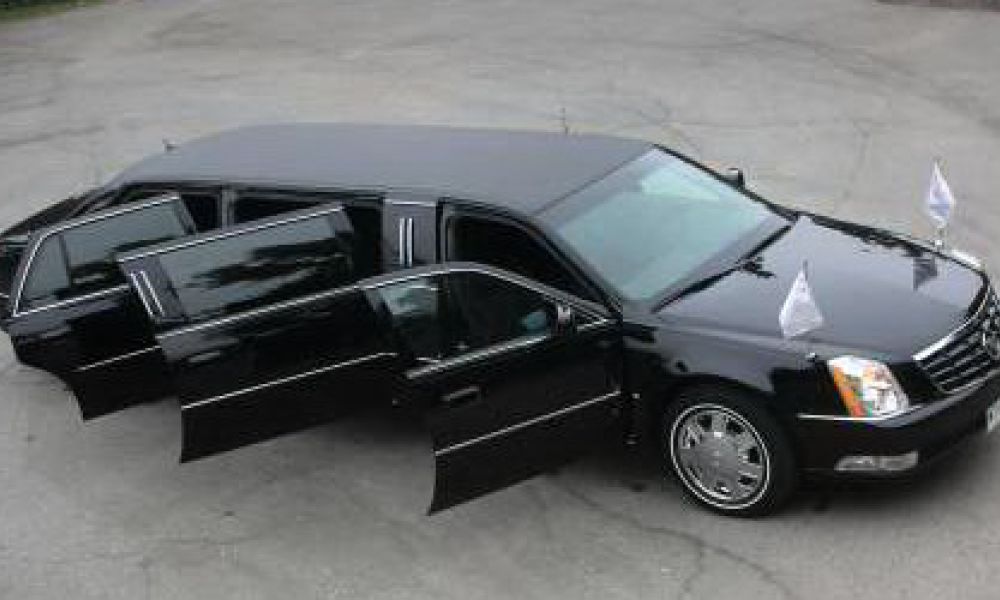 Cadillac DTS. Limo